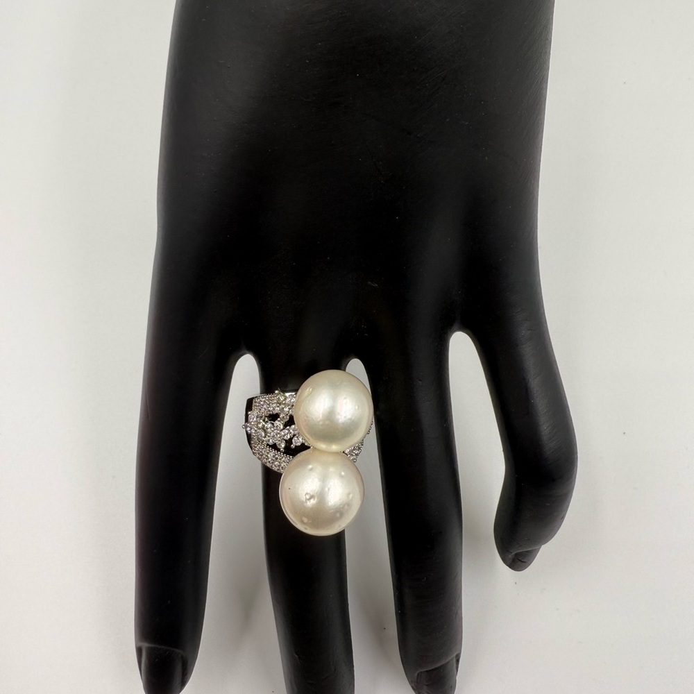 Elegant Pearl and Silver Ring - Picture 5 of 5